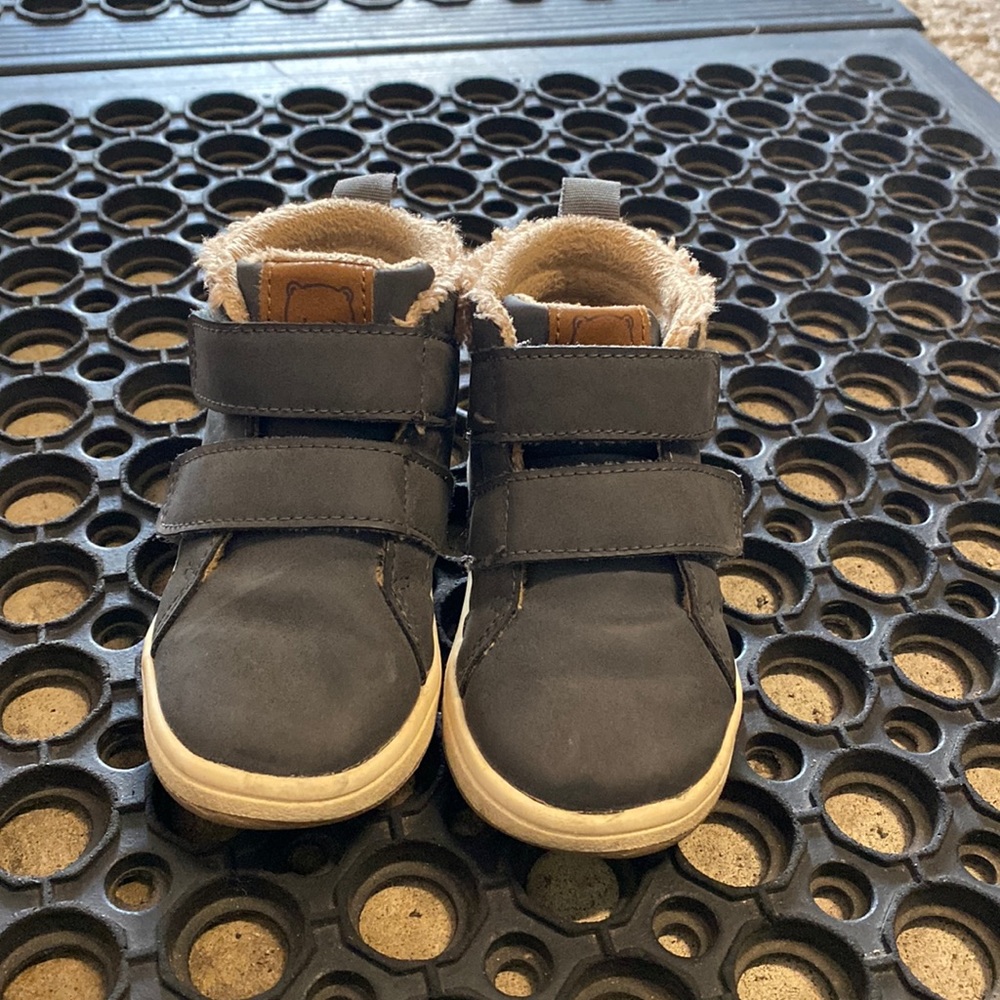 Toddler Grey Boots!